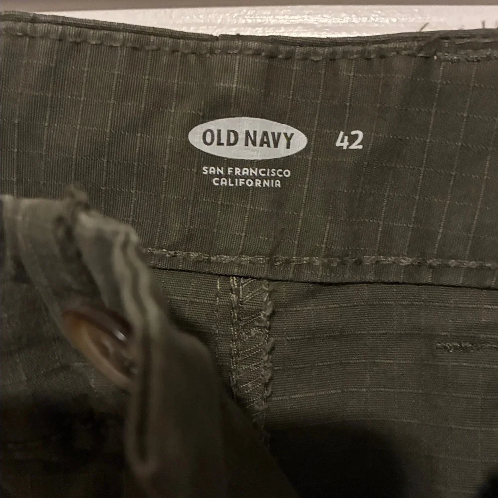🆕 New Listing! Old Navy Dark Green Cargo Shorts